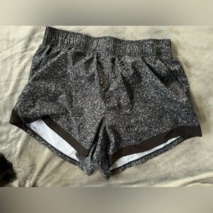 Women's Gray & Black Patterned Athletic Shorts
